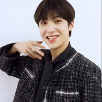 #EUNSANG: offstage vs. onstage