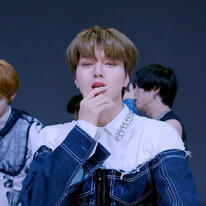 #JUNHO: showtimes are on the hour